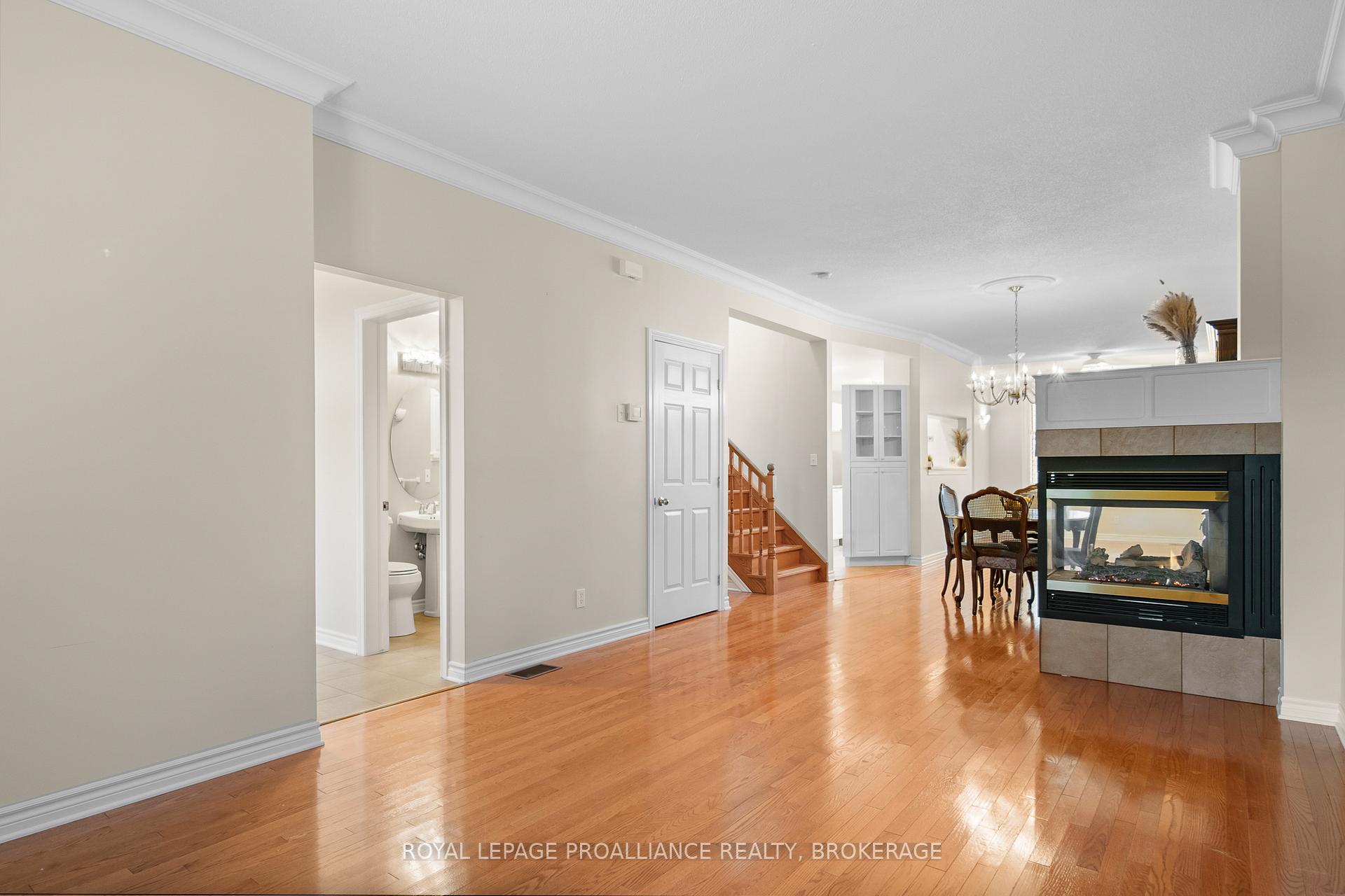 Photo 8 of 38 Yonge Street, Kingston, Central City West — HOMEH