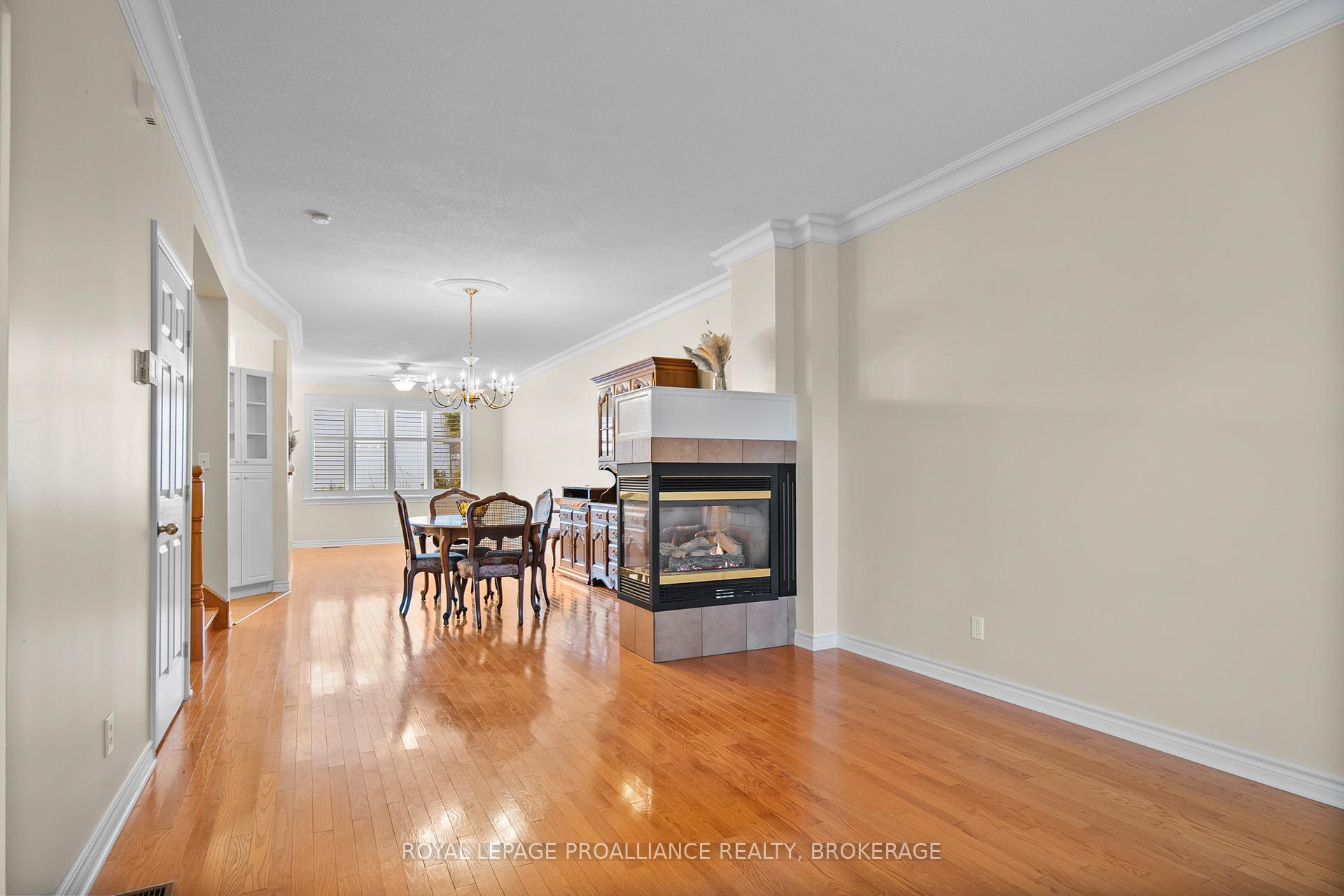 Photo 9 of 38 Yonge Street, Kingston, Central City West — HOMEH