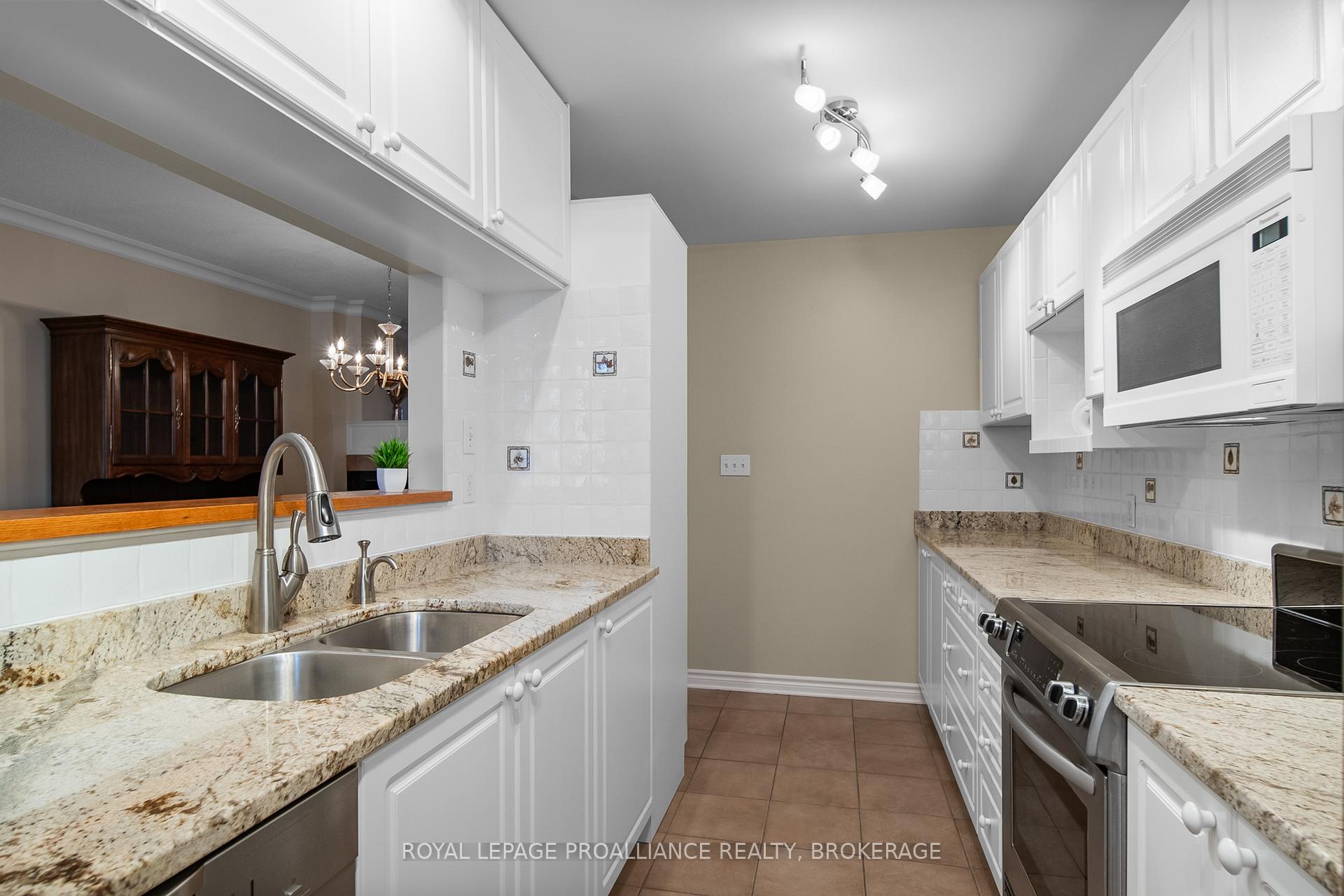 Photo 18 of 38 Yonge Street, Kingston, Central City West — HOMEH