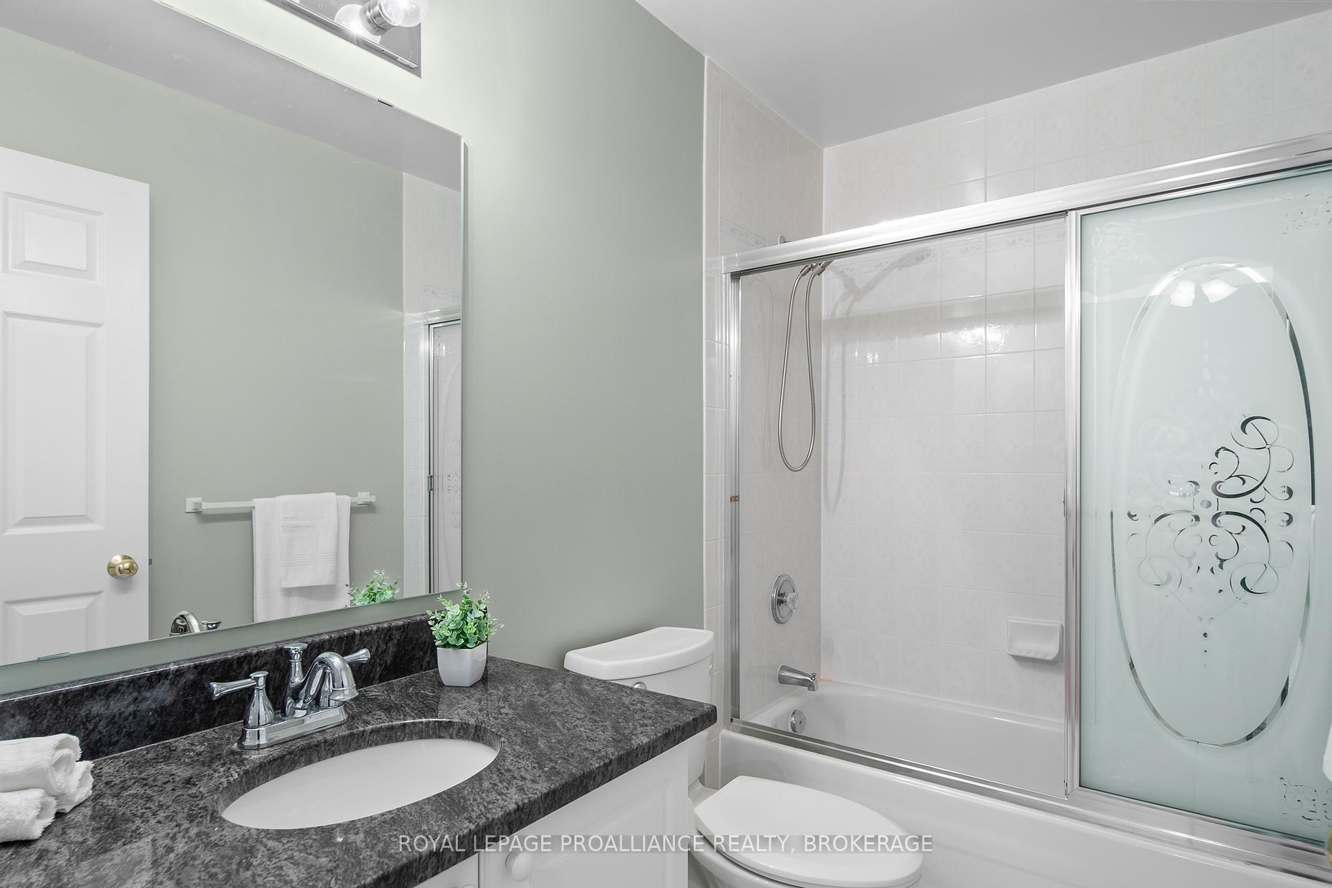 Photo 22 of 38 Yonge Street, Kingston, Central City West — HOMEH