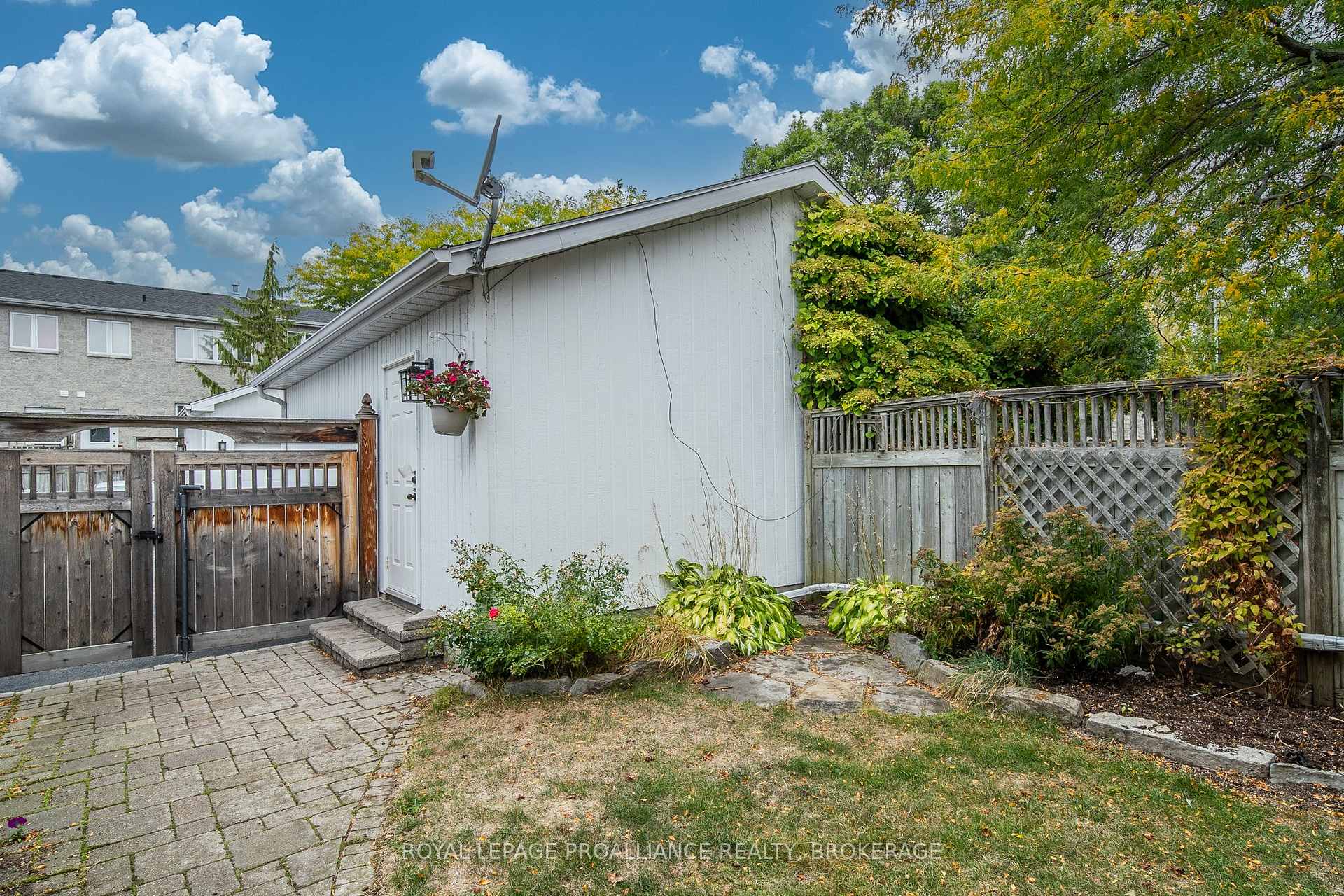 Photo 39 of 38 Yonge Street, Kingston, Central City West — HOMEH