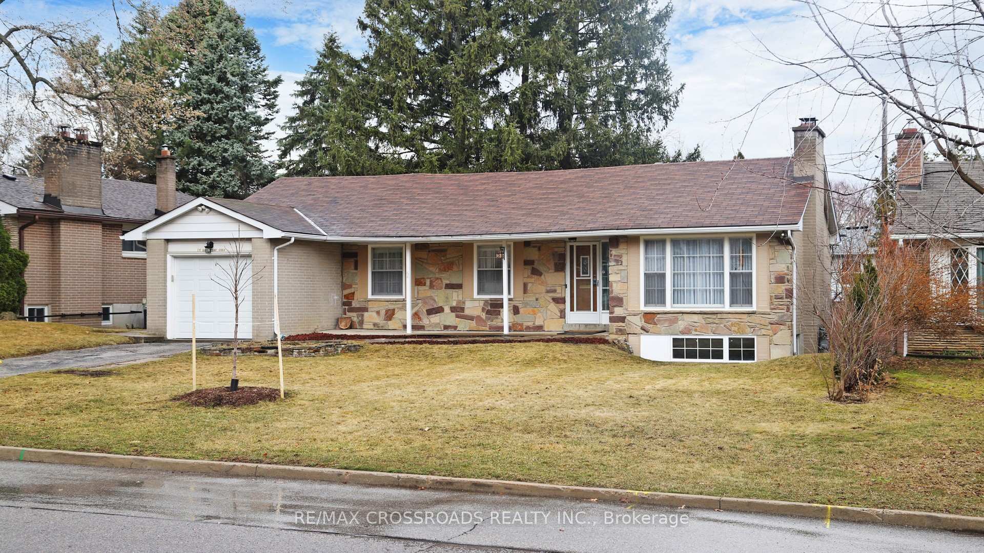 Photo 2 of 14 Brightbay Crescent, Markham, Grandview — HOMEH