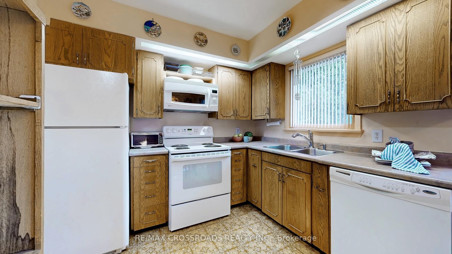 Photo 9 of 14 Brightbay Crescent, Markham, Grandview — HOMEH