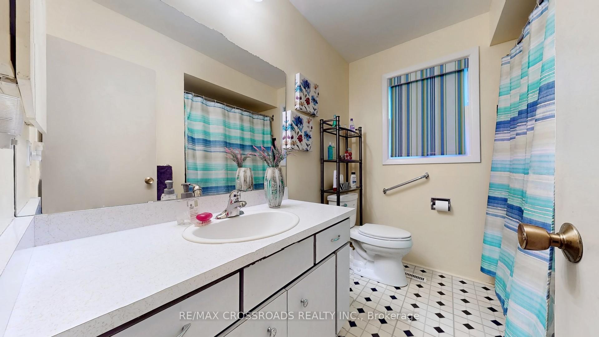 Photo 21 of 14 Brightbay Crescent, Markham, Grandview — HOMEH