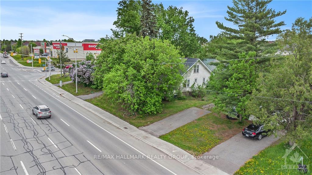 Photo 7 of 807-811 March Road, Ottawa, Kanata - Morgan's Grant/South March — HOMEH