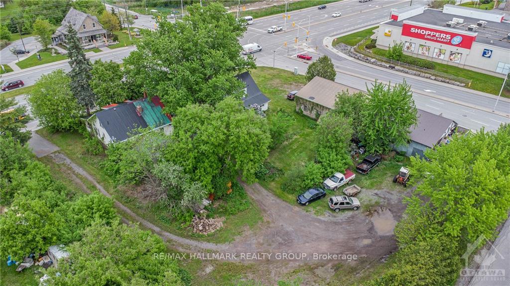 Photo 9 of 807-811 March Road, Ottawa, Kanata - Morgan's Grant/South March — HOMEH