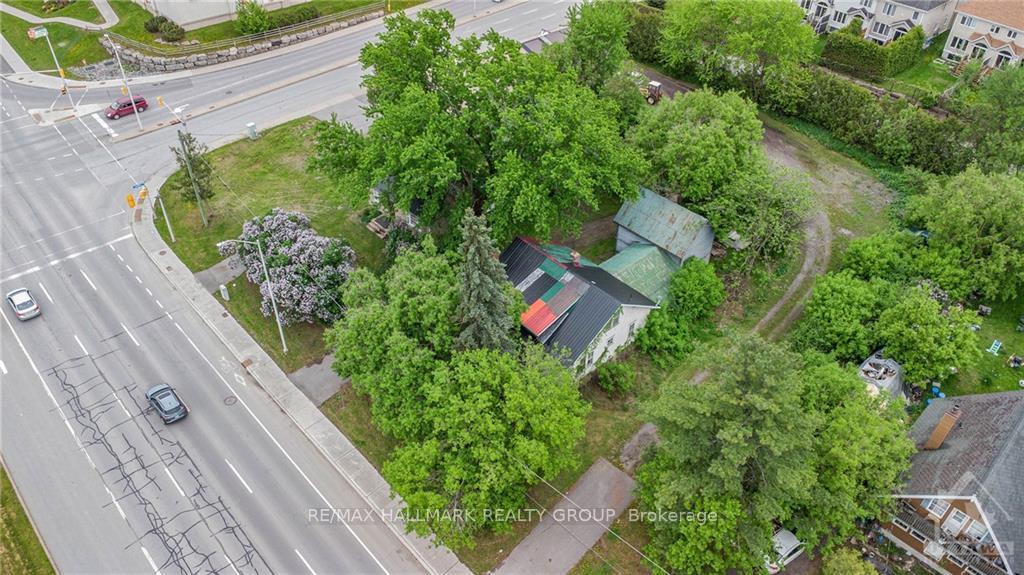 Photo 12 of 807-811 March Road, Ottawa, Kanata - Morgan's Grant/South March — HOMEH