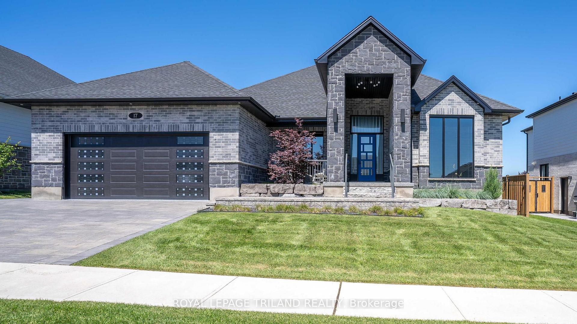 Front of 17 Edgeview Crescent
