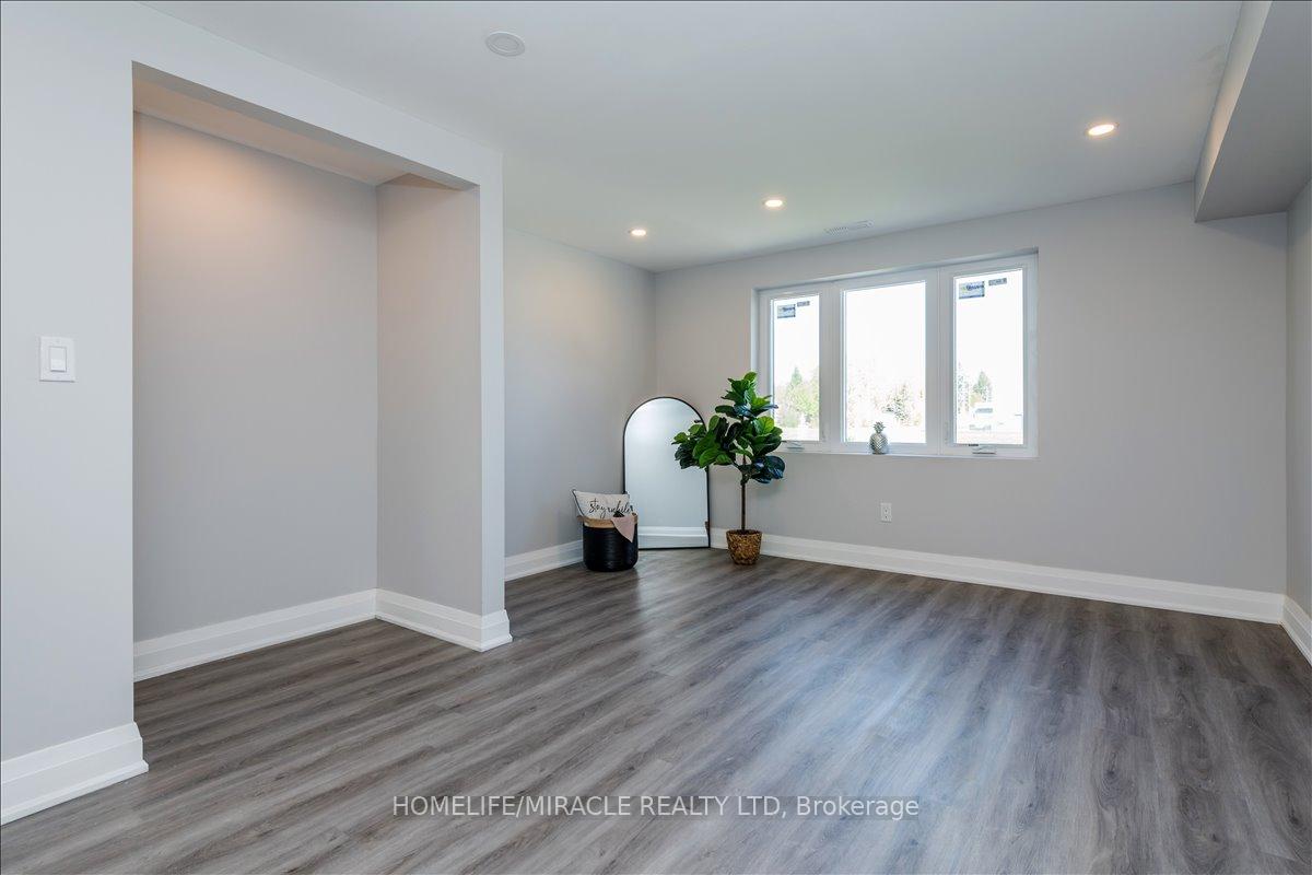 Photo 9 of 195 Elizabeth Street, Midland — HOMEH