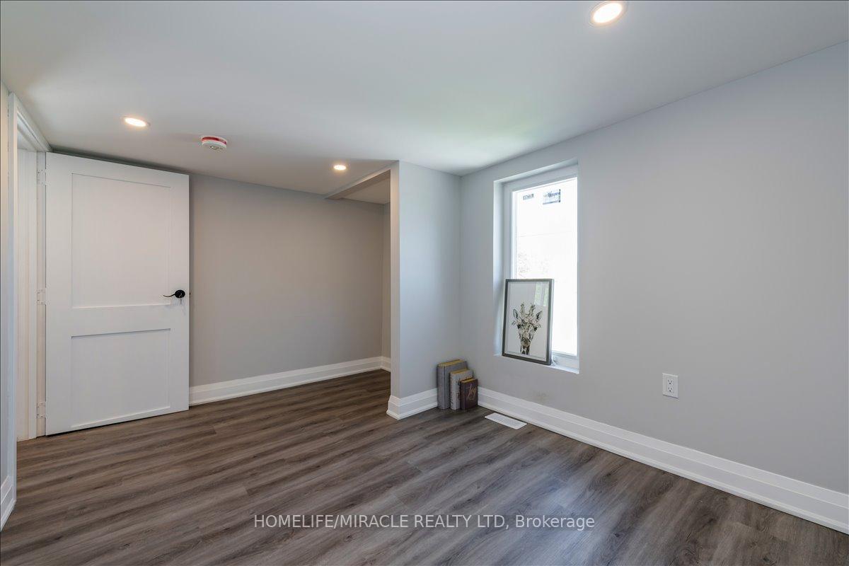 Photo 14 of 195 Elizabeth Street, Midland — HOMEH