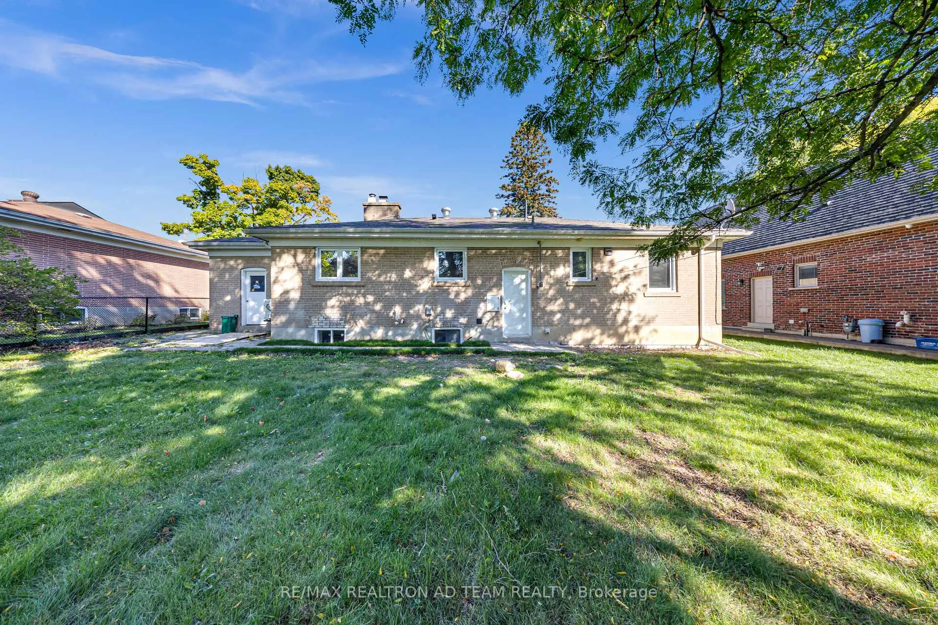 Photo 4 of Unit Bsmnt, 18 Windridge Drive, Markham, Bullock — HOMEH