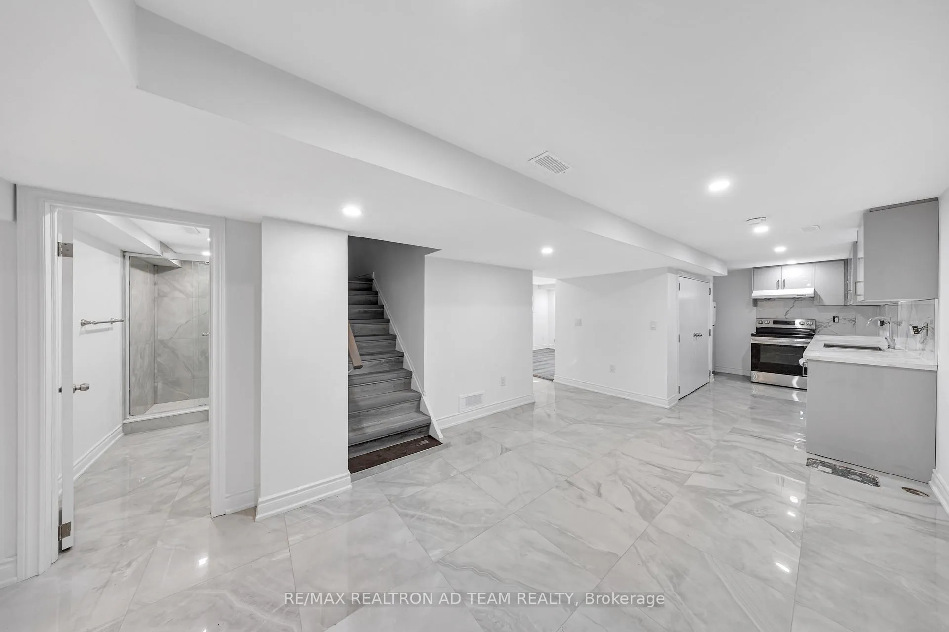 Photo 11 of Unit Bsmnt, 18 Windridge Drive, Markham, Bullock — HOMEH