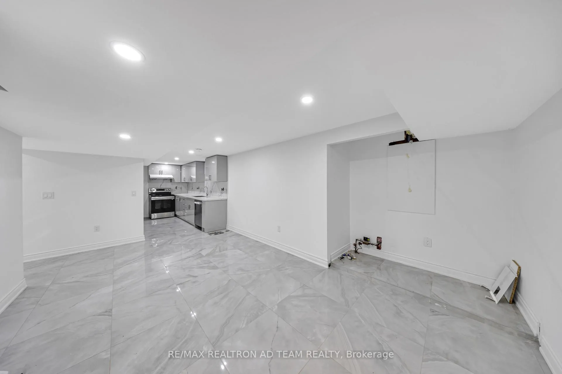 Photo 13 of Unit Bsmnt, 18 Windridge Drive, Markham, Bullock — HOMEH
