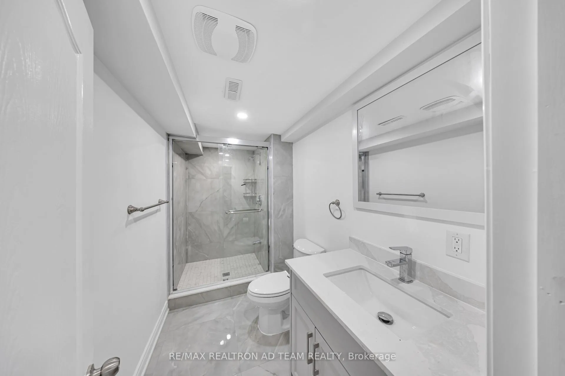 Photo 14 of Unit Bsmnt, 18 Windridge Drive, Markham, Bullock — HOMEH