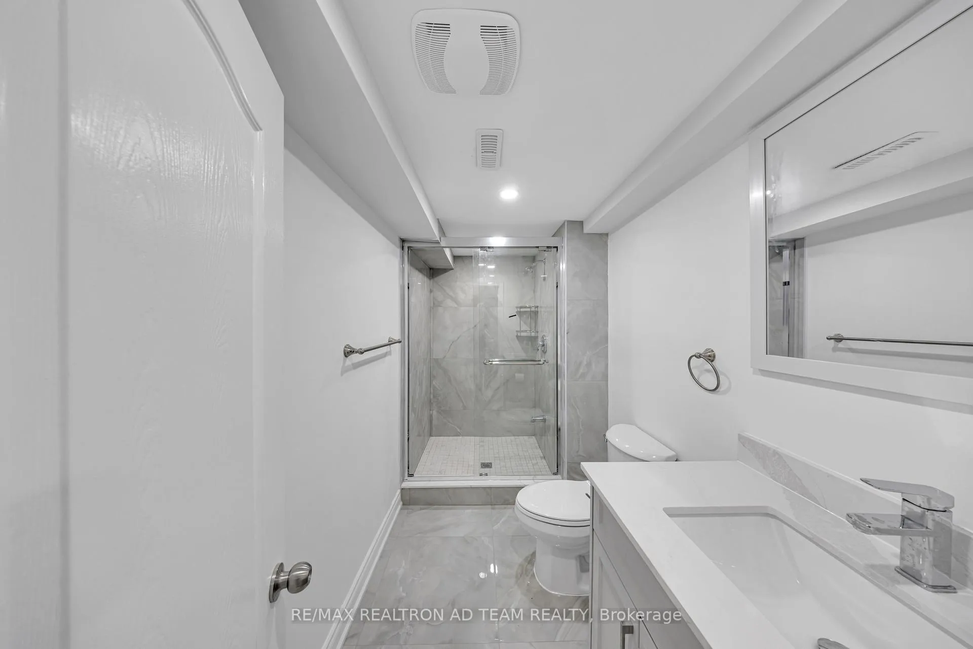 Photo 15 of Unit Bsmnt, 18 Windridge Drive, Markham, Bullock — HOMEH