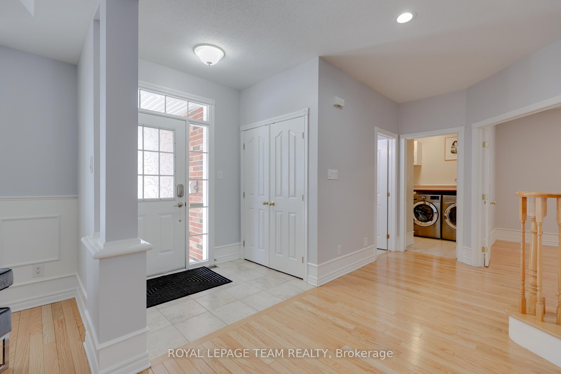 Photo 5 of 10 Manning Court, Ottawa, Kanata - Kanata Lakes/Heritage Hills — HOMEH