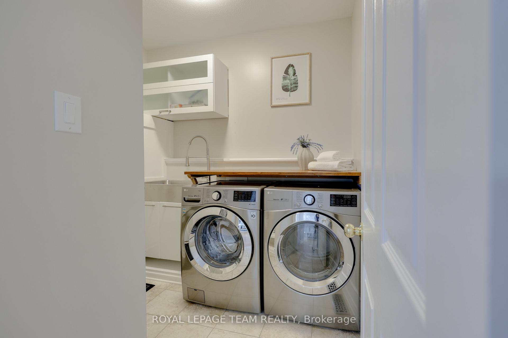 Photo 8 of 10 Manning Court, Ottawa, Kanata - Kanata Lakes/Heritage Hills — HOMEH