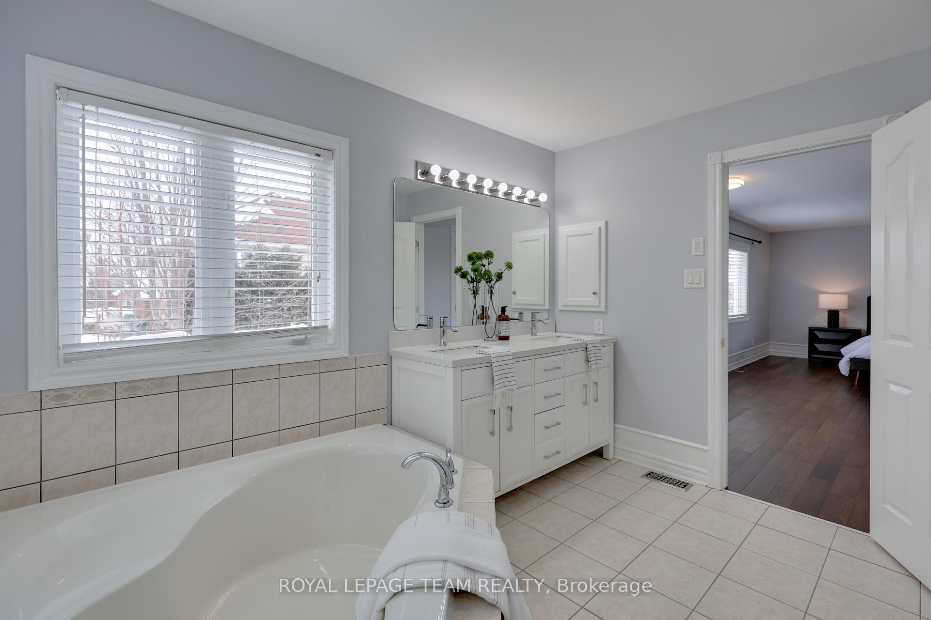 Photo 22 of 10 Manning Court, Ottawa, Kanata - Kanata Lakes/Heritage Hills — HOMEH