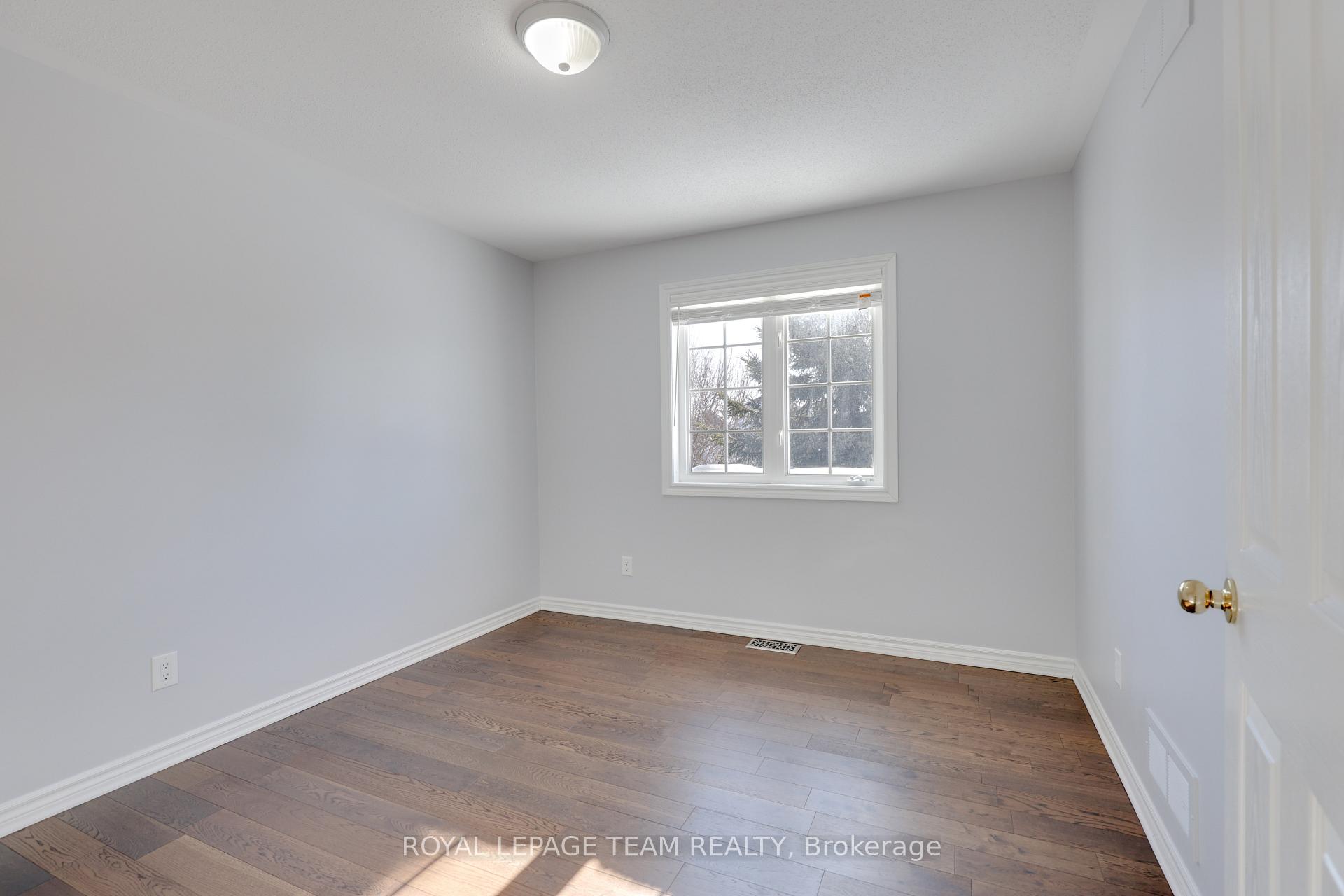 Photo 25 of 10 Manning Court, Ottawa, Kanata - Kanata Lakes/Heritage Hills — HOMEH