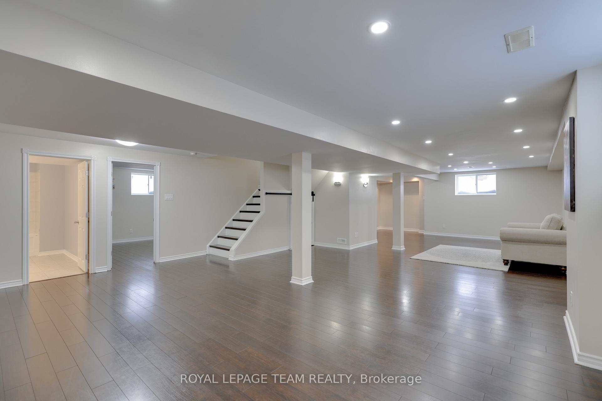 Photo 32 of 10 Manning Court, Ottawa, Kanata - Kanata Lakes/Heritage Hills — HOMEH