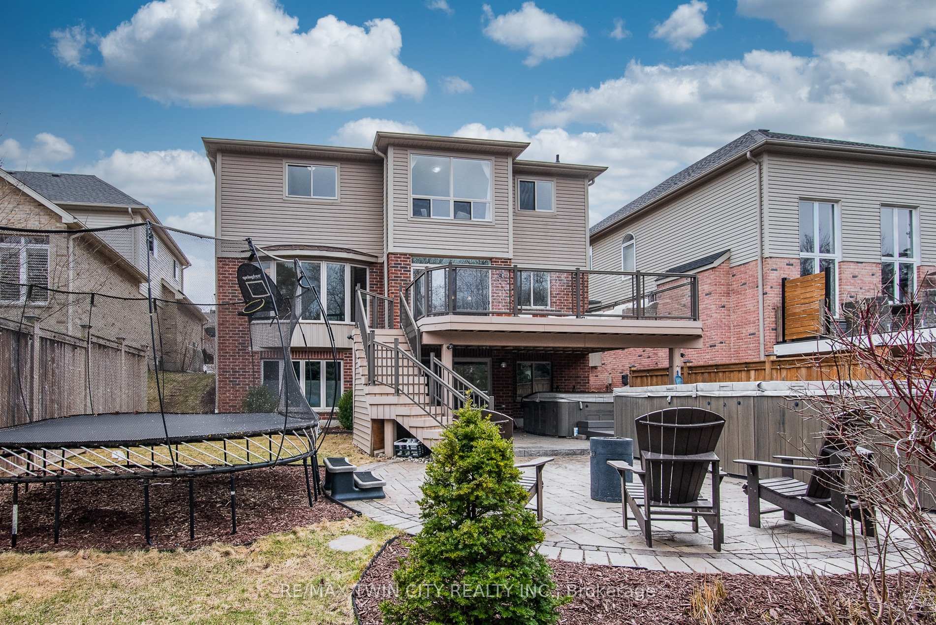 Photo 4 of 537 Topper Woods Crescent, Kitchener — HOMEH