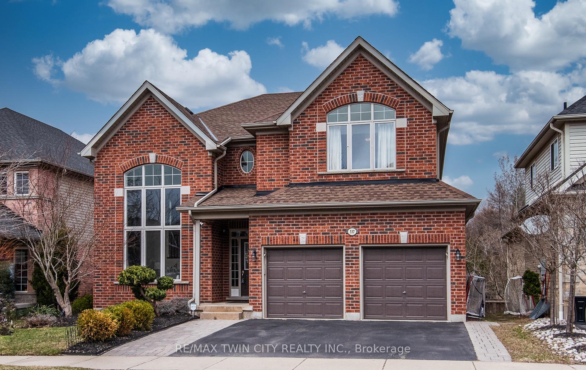 Photo 5 of 537 Topper Woods Crescent, Kitchener — HOMEH