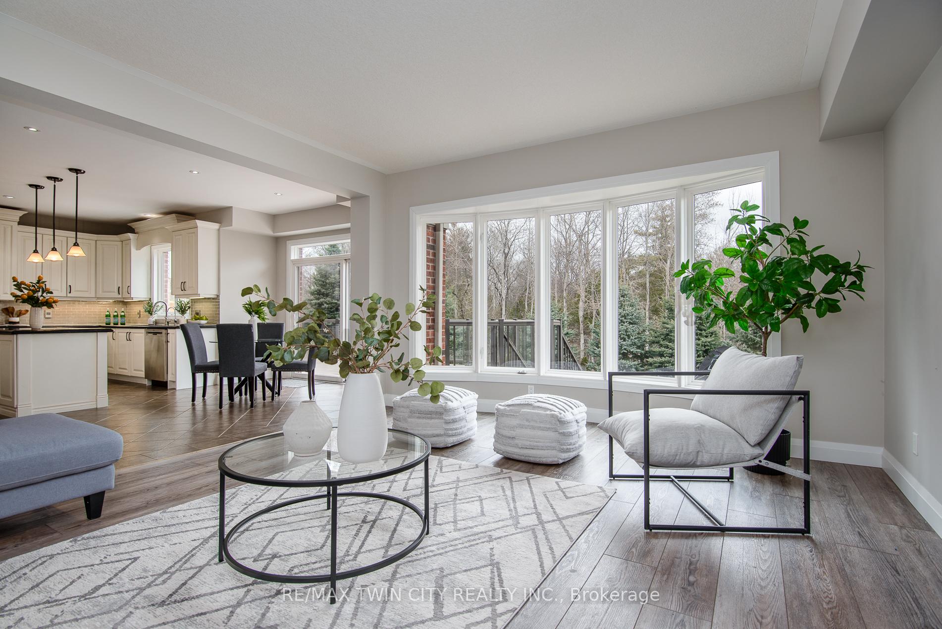 Photo 8 of 537 Topper Woods Crescent, Kitchener — HOMEH