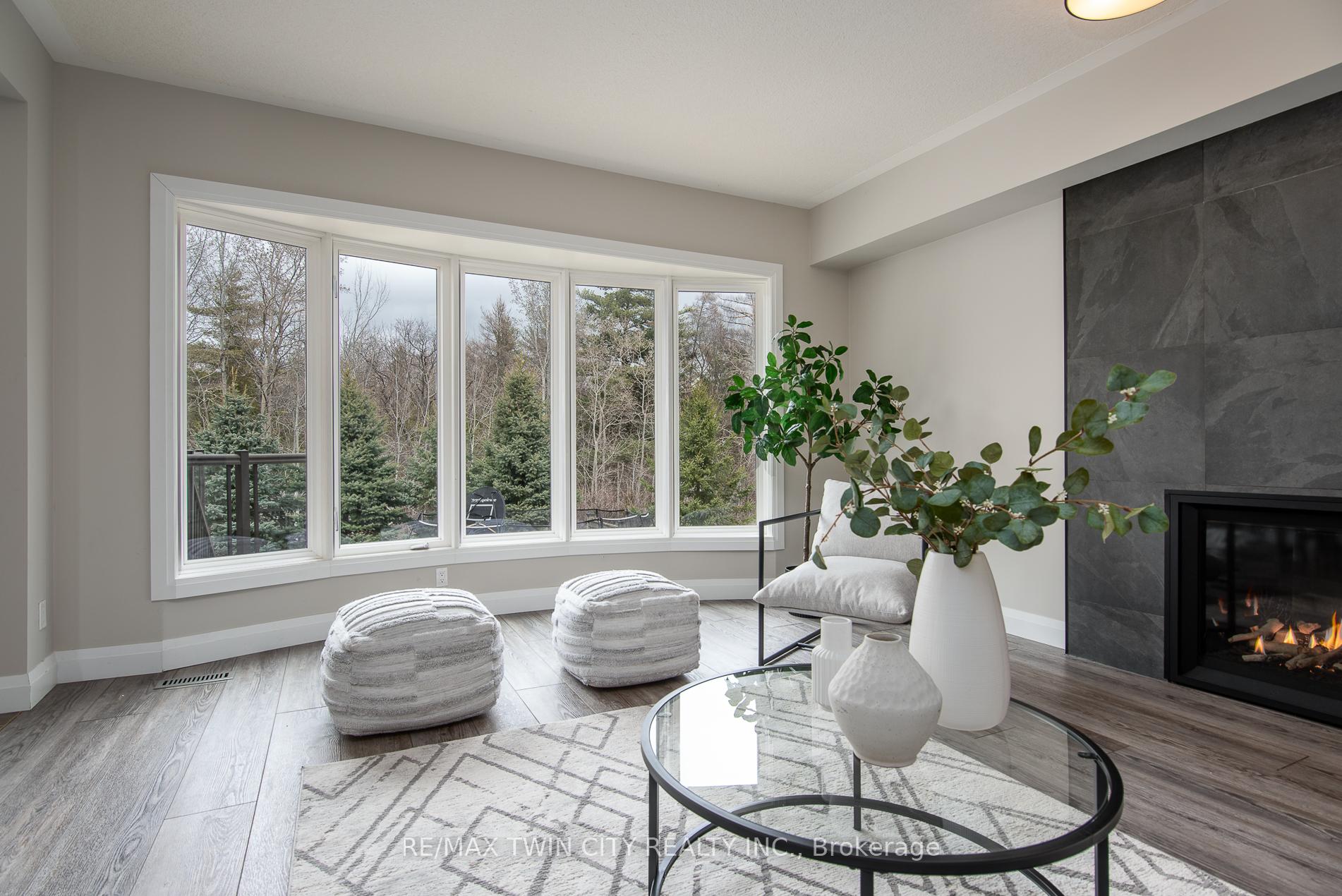 Photo 9 of 537 Topper Woods Crescent, Kitchener — HOMEH