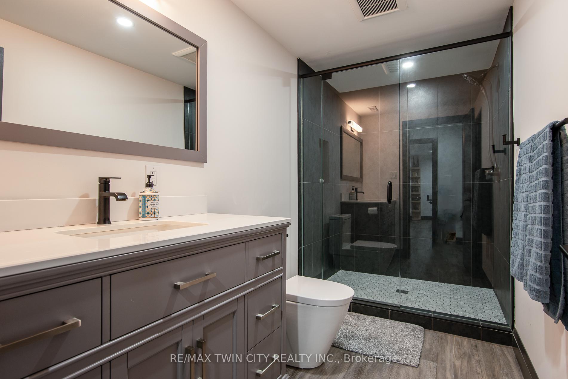 Photo 56 of 537 Topper Woods Crescent, Kitchener — HOMEH