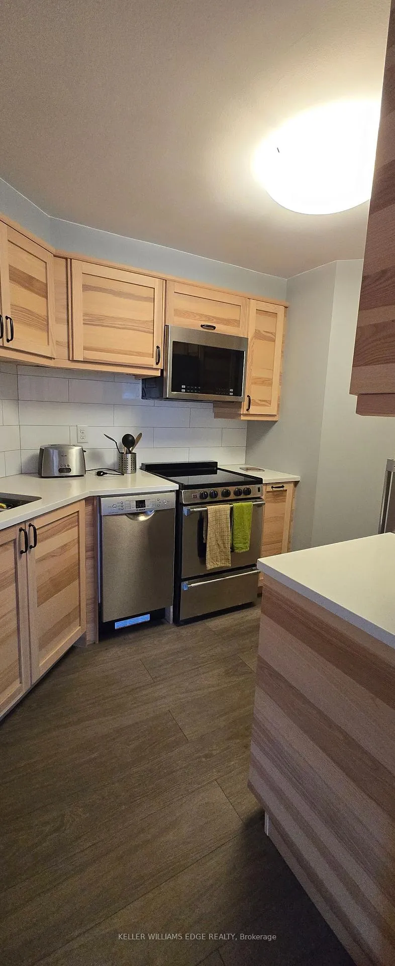 Photo 13 of Unit 404, 175 Hunter Street E, Hamilton, Corktown — HOMEH