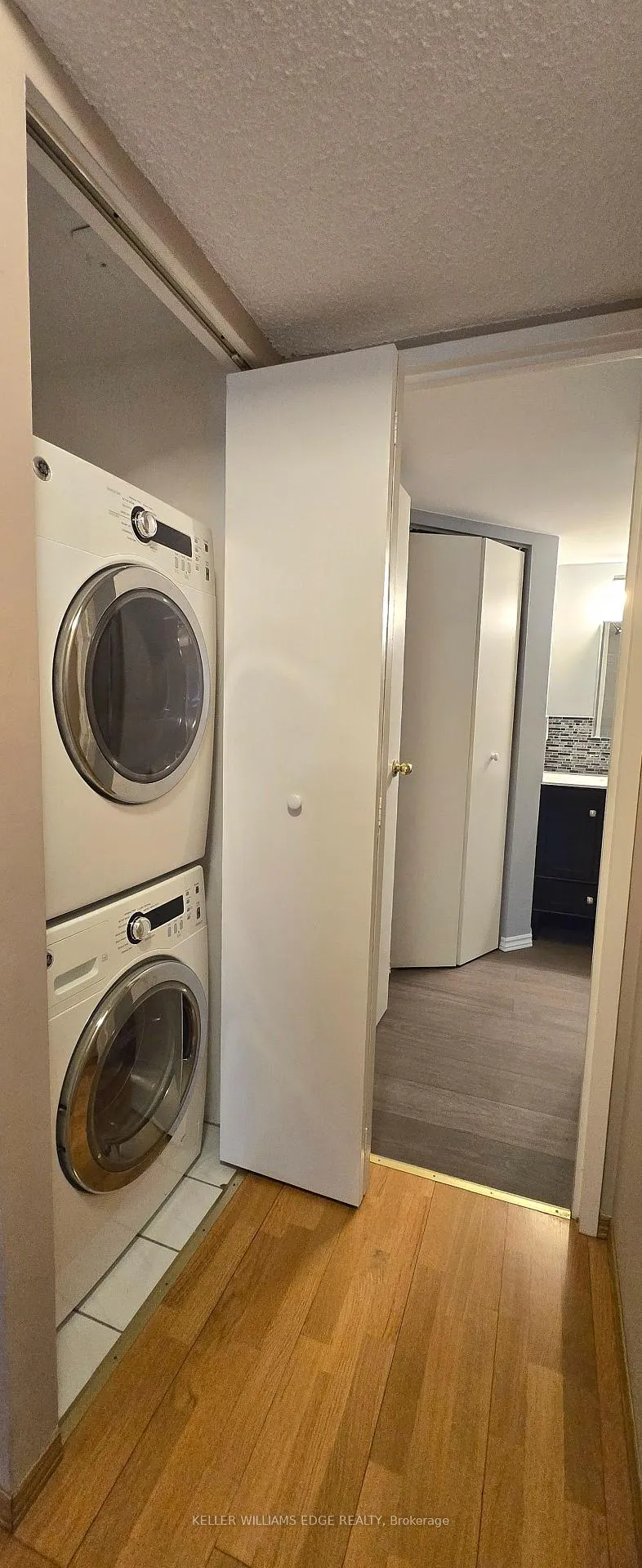 Photo 23 of Unit 404, 175 Hunter Street E, Hamilton, Corktown — HOMEH