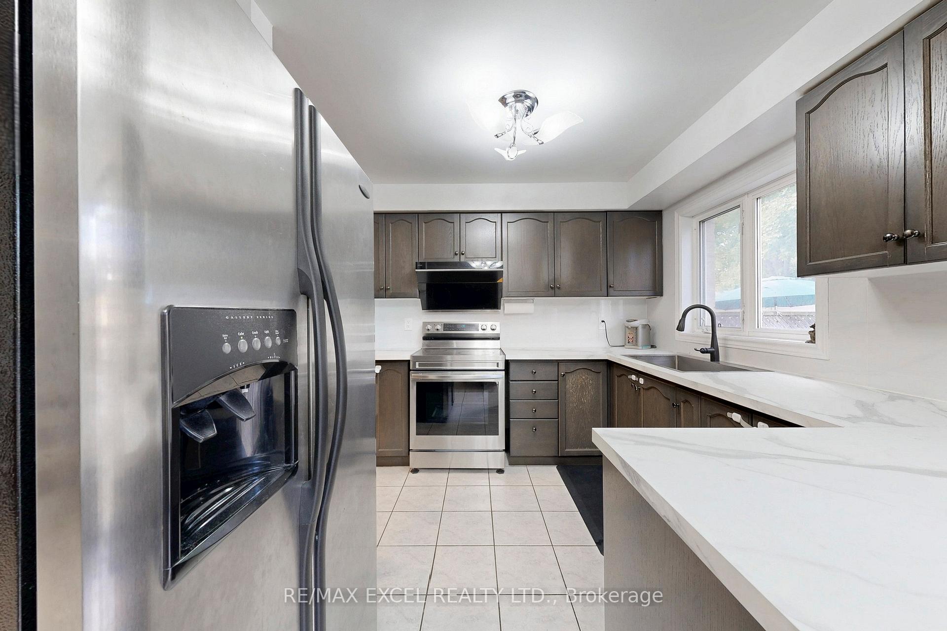 Photo 9 of 6 Sunway Square, Markham, Raymerville — HOMEH