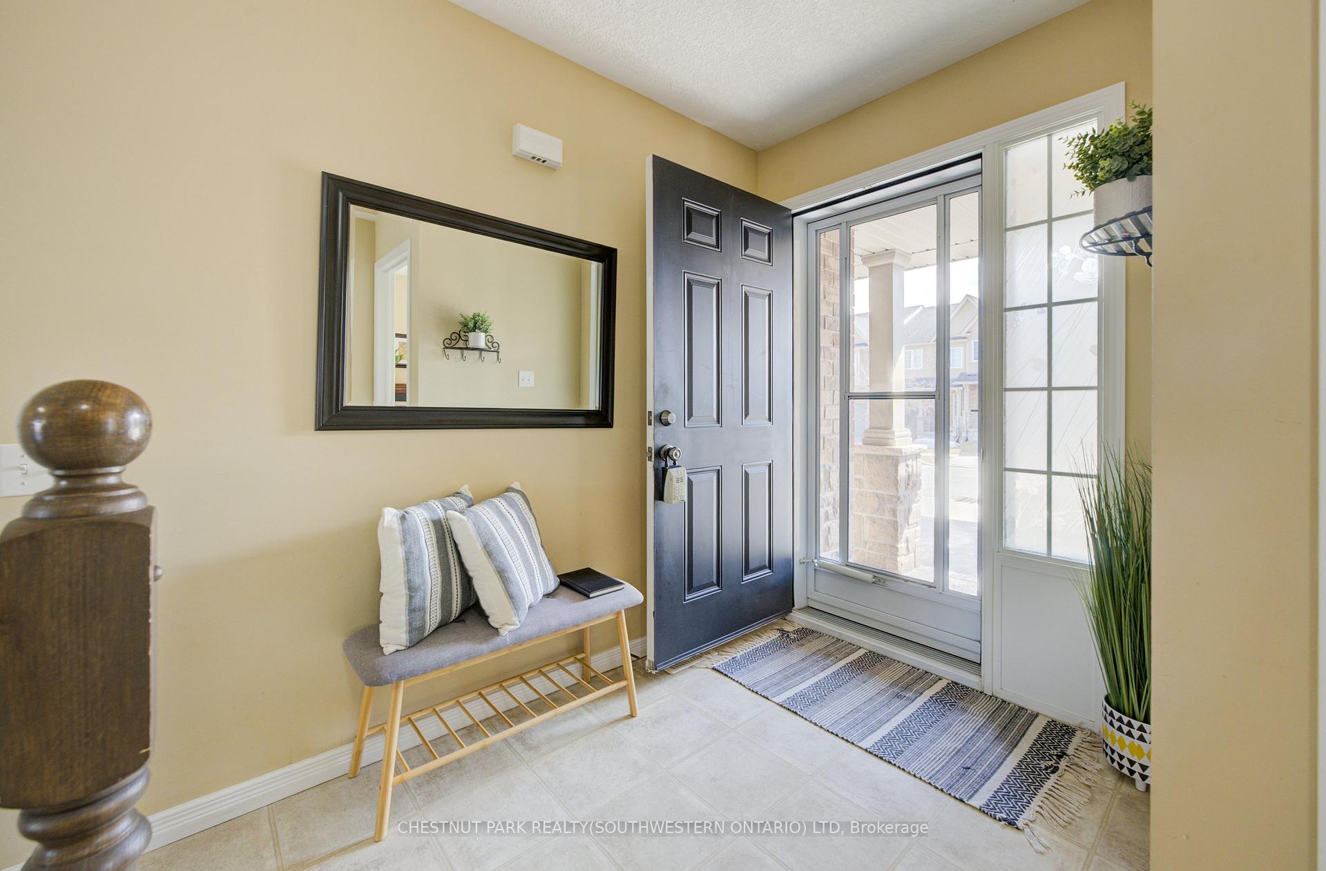 Photo 3 of 988 Zeller Crescent, Kitchener — HOMEH