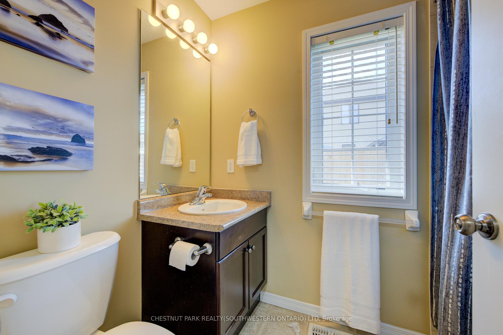 Photo 7 of 988 Zeller Crescent, Kitchener — HOMEH