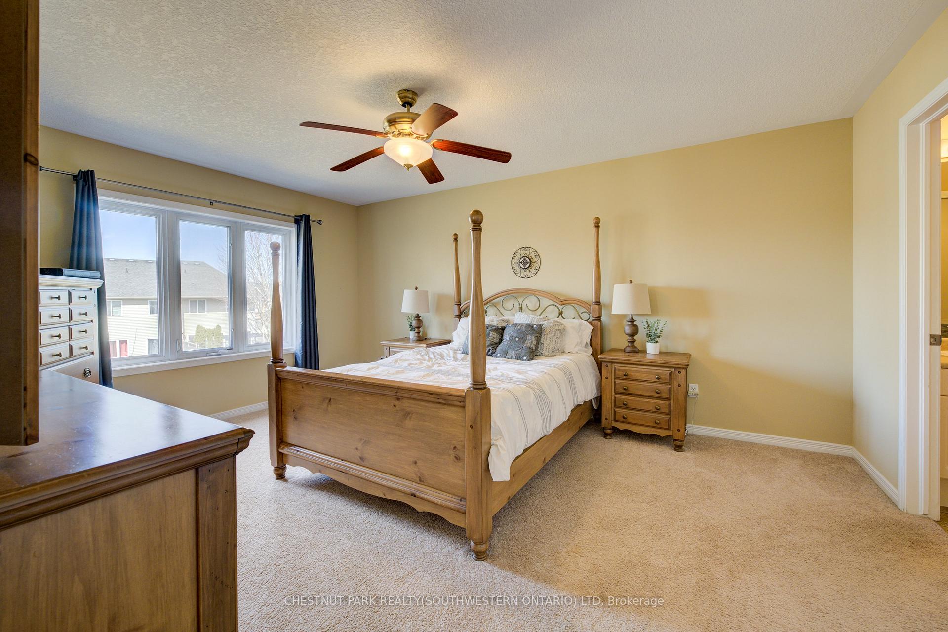 Photo 18 of 988 Zeller Crescent, Kitchener — HOMEH