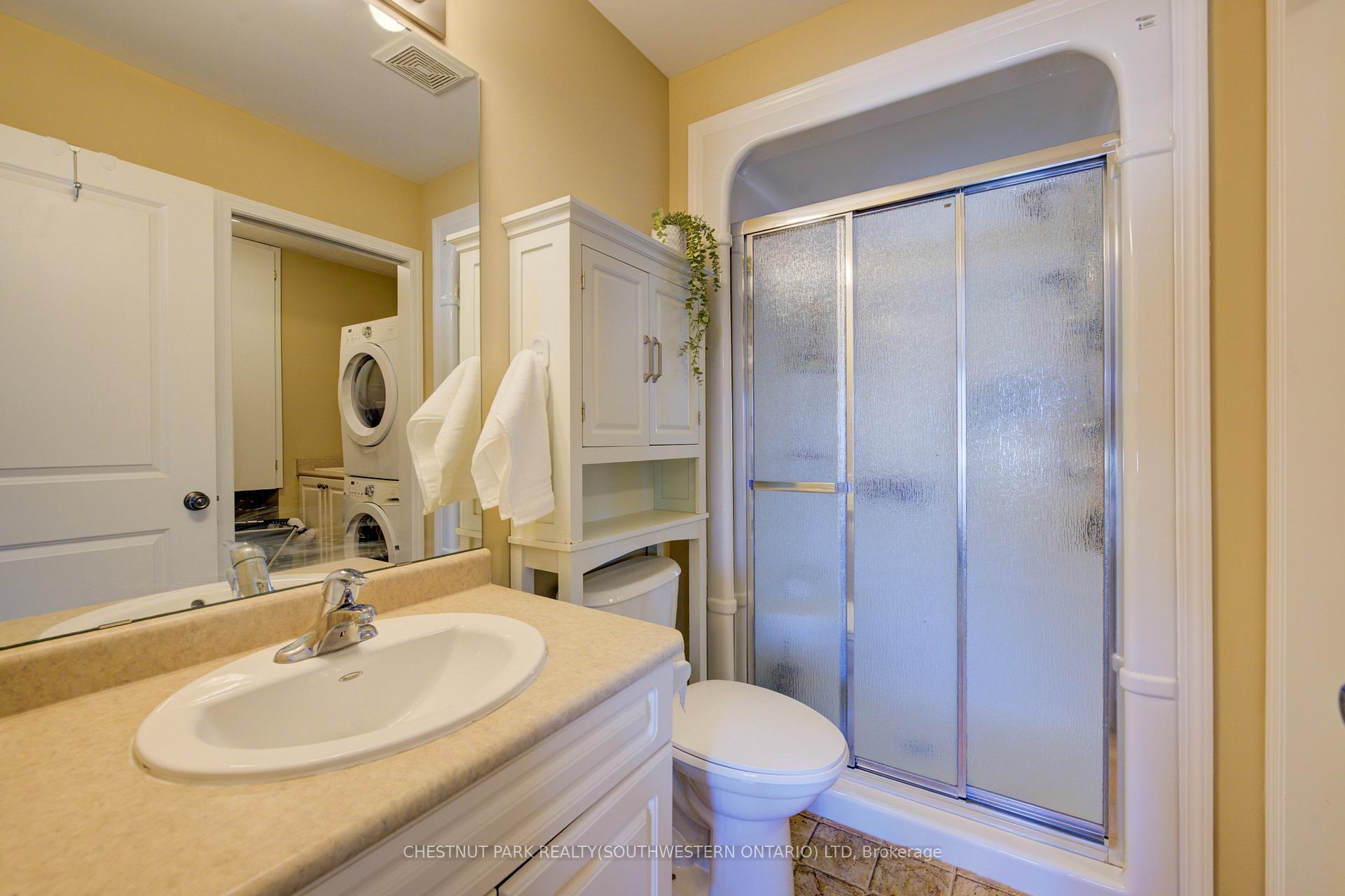 Photo 20 of 988 Zeller Crescent, Kitchener — HOMEH
