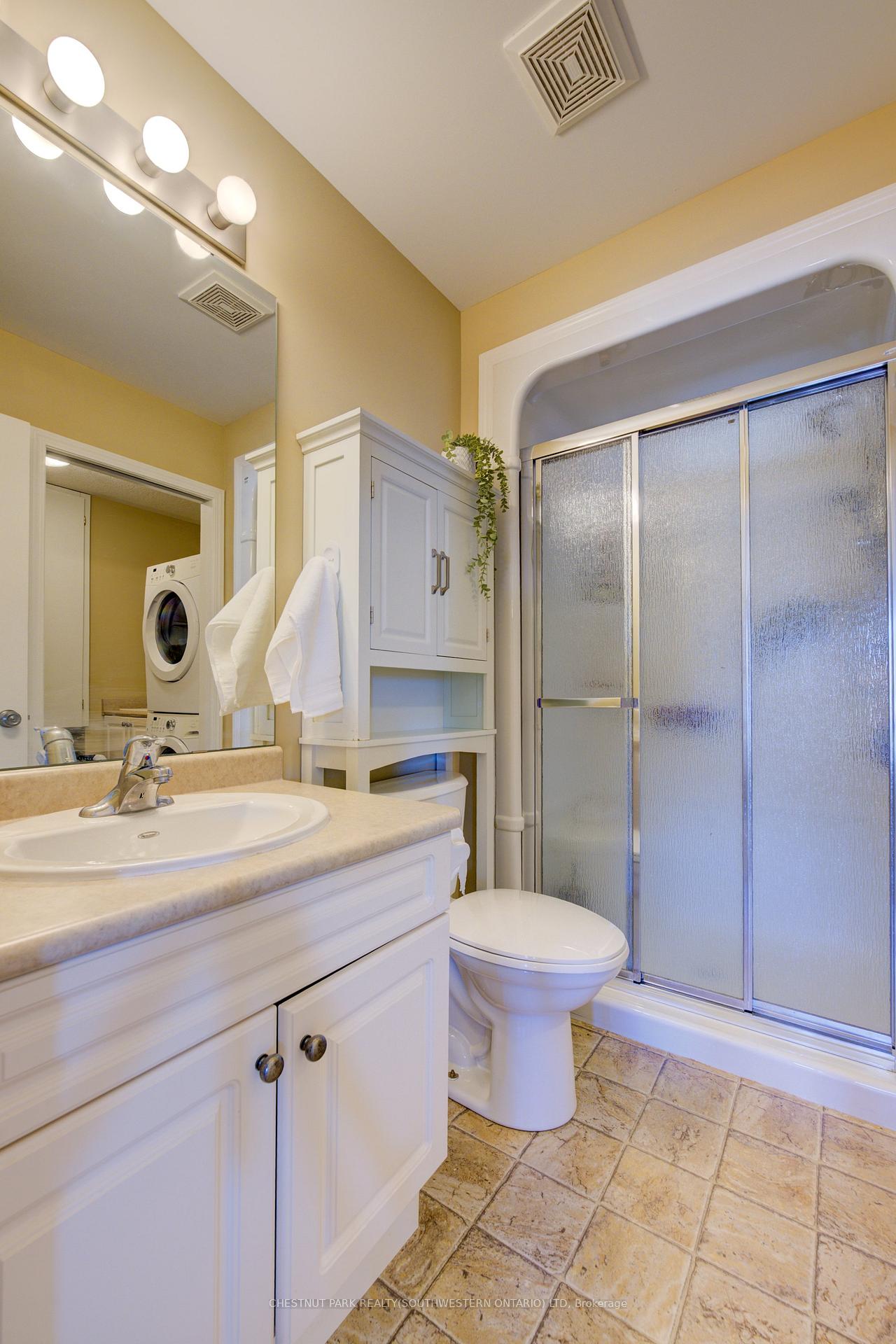 Photo 21 of 988 Zeller Crescent, Kitchener — HOMEH