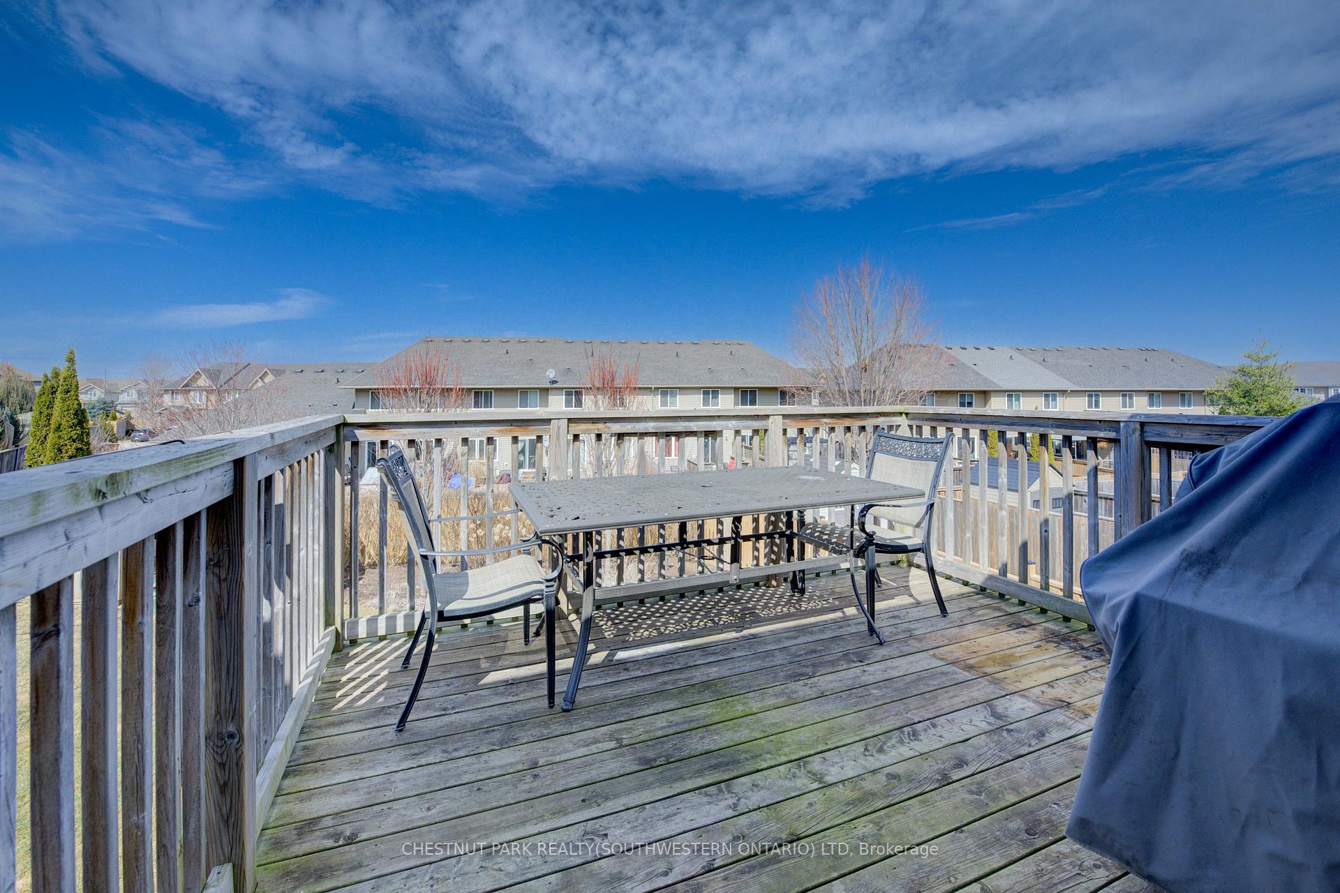Photo 23 of 988 Zeller Crescent, Kitchener — HOMEH