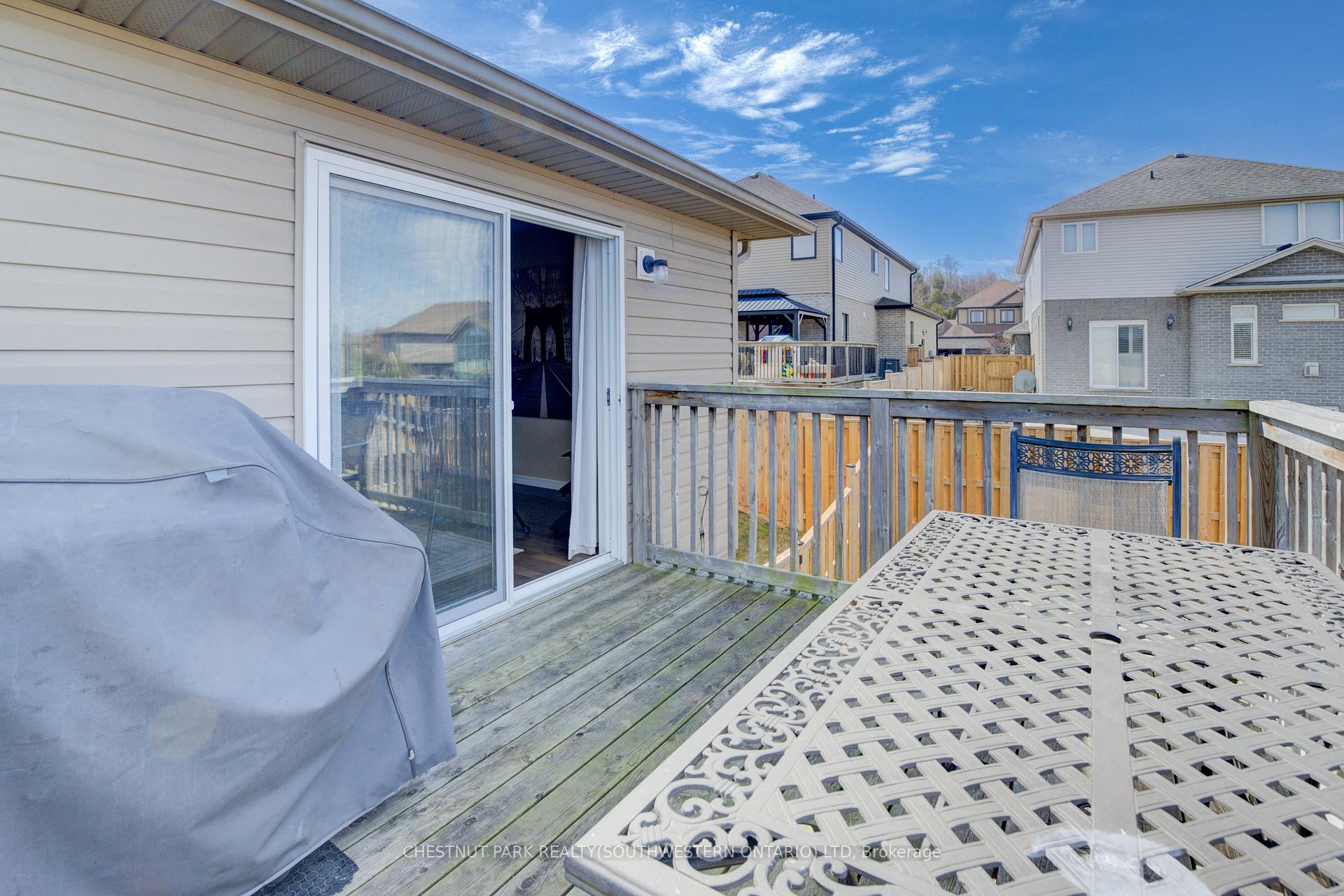 Photo 25 of 988 Zeller Crescent, Kitchener — HOMEH