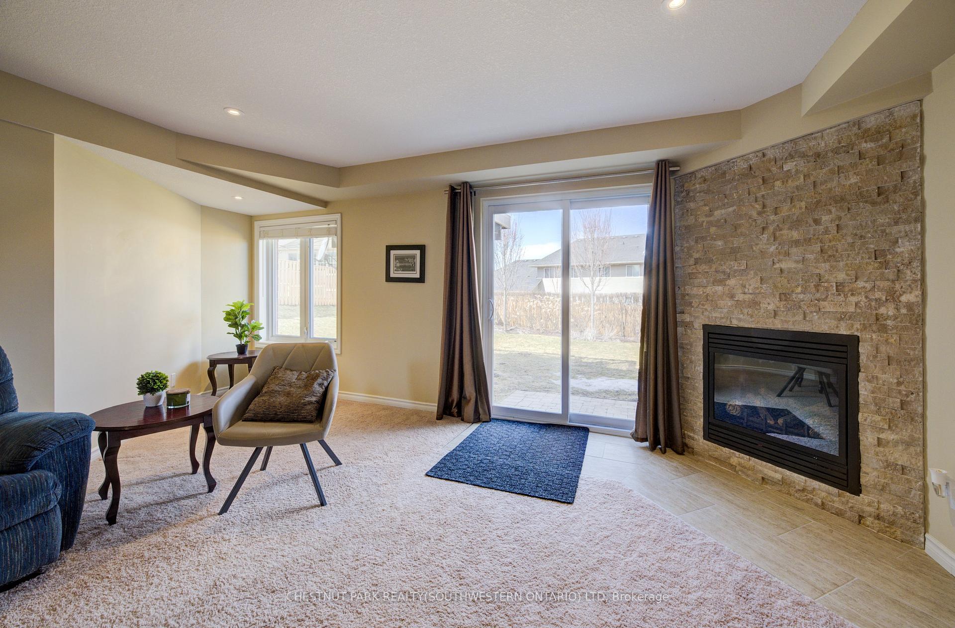 Photo 28 of 988 Zeller Crescent, Kitchener — HOMEH