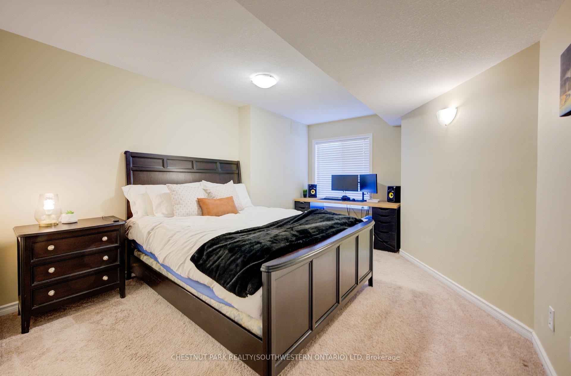 Photo 31 of 988 Zeller Crescent, Kitchener — HOMEH