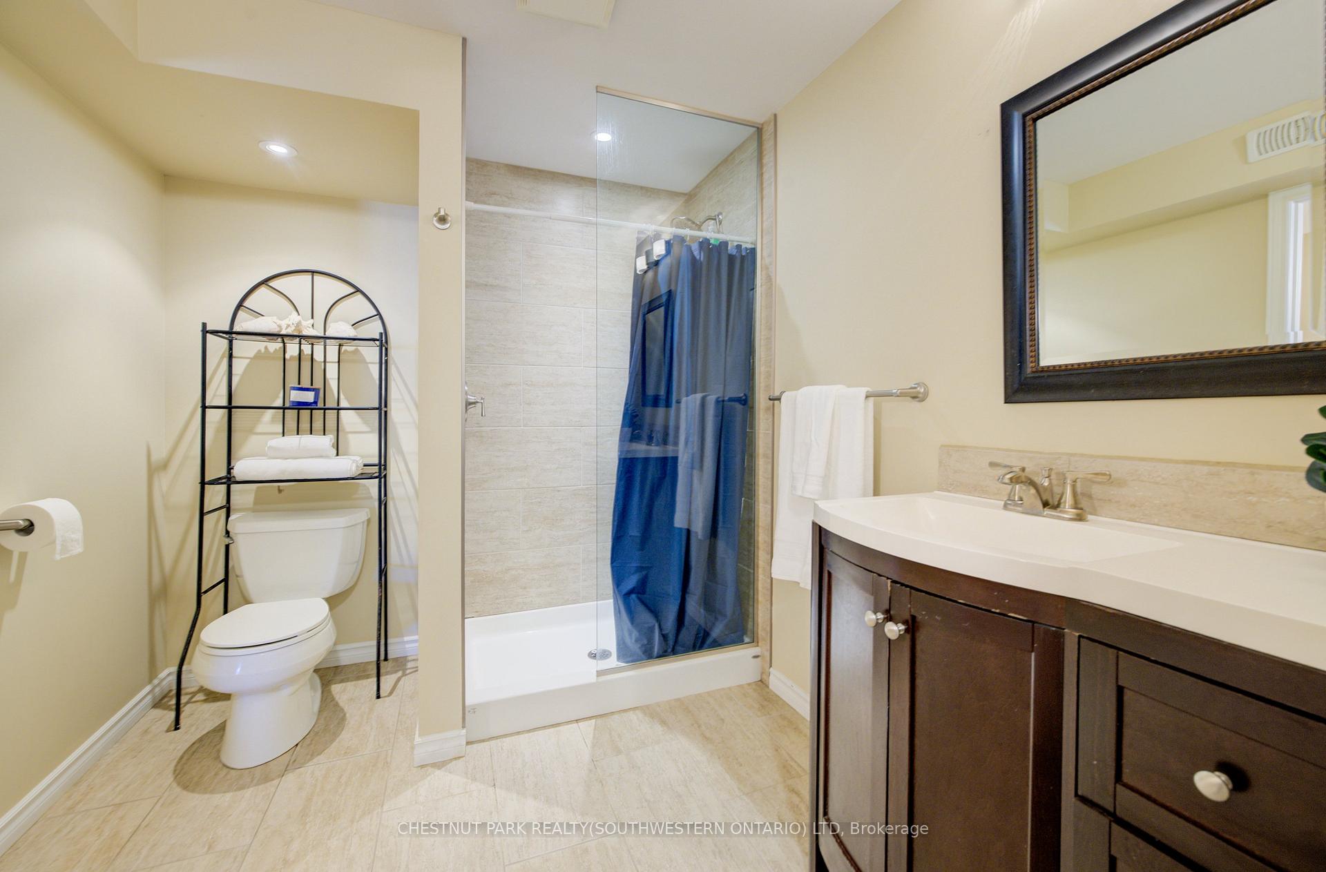 Photo 34 of 988 Zeller Crescent, Kitchener — HOMEH