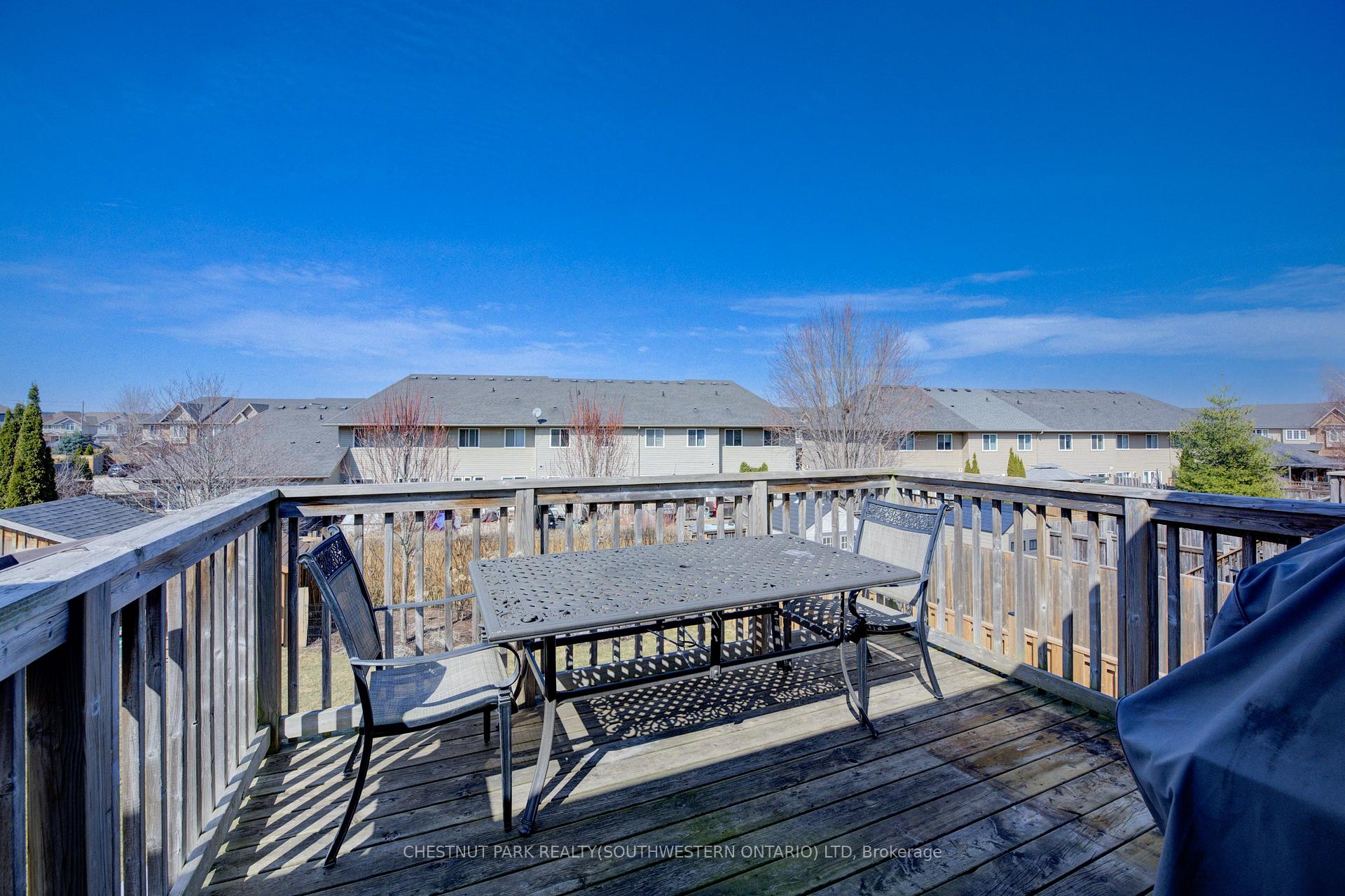 Photo 35 of 988 Zeller Crescent, Kitchener — HOMEH