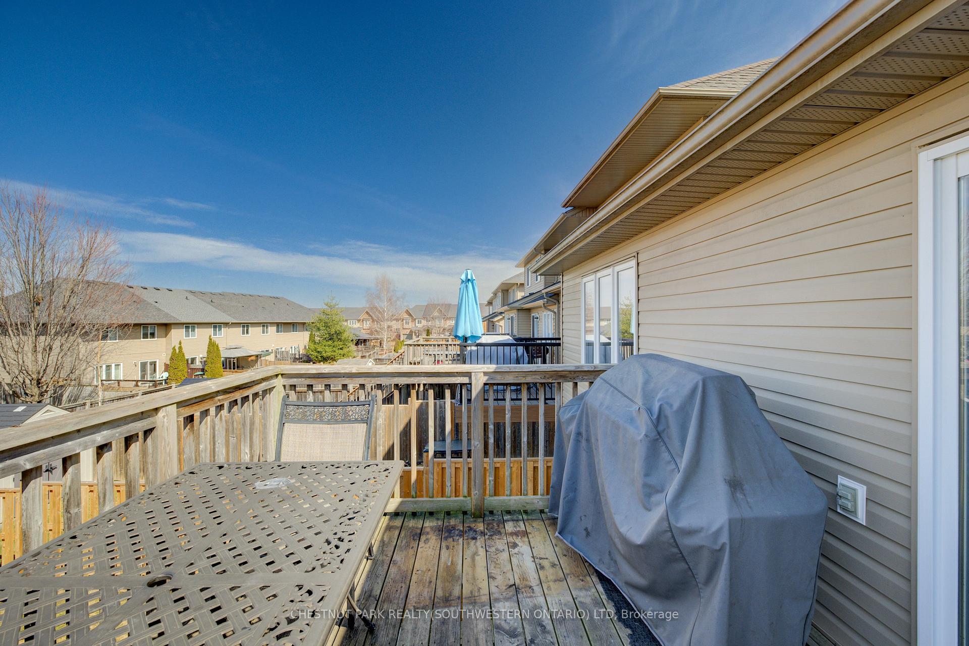 Photo 37 of 988 Zeller Crescent, Kitchener — HOMEH