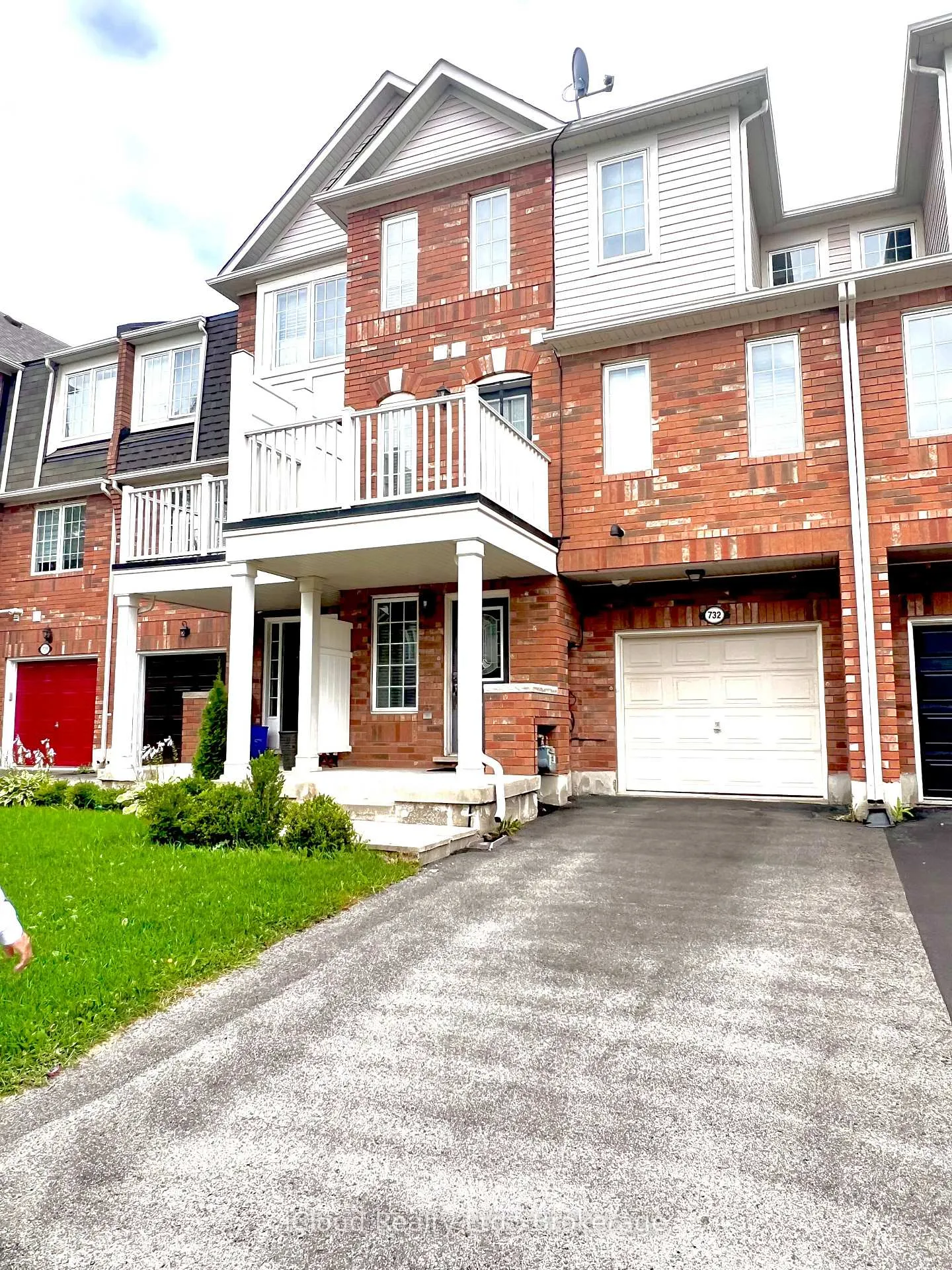 Photo 2 of 732 Shortreed Crescent, Milton, Coates — HOMEH