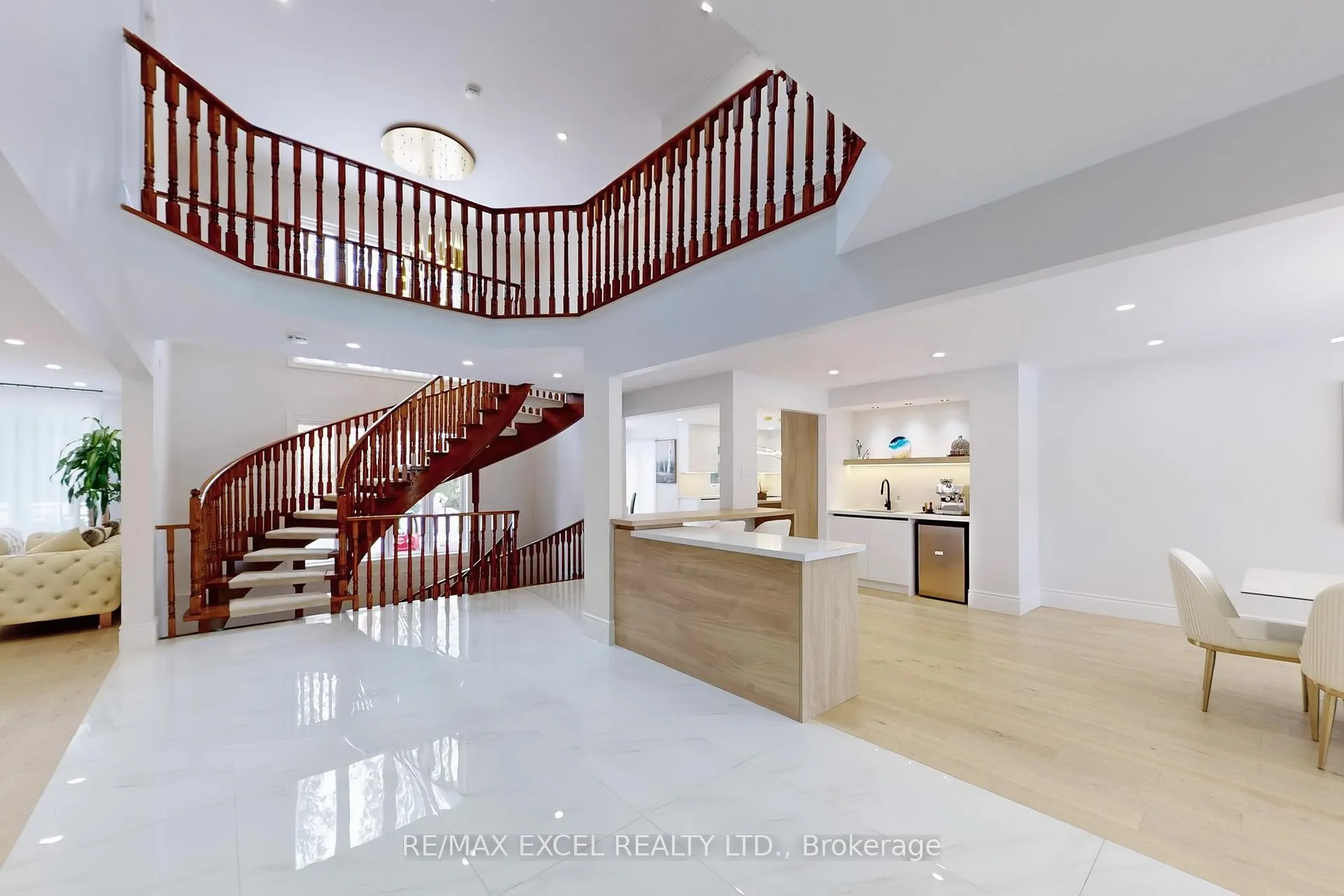 Photo 6 of 12 Moses Crescent, Markham, Cachet — HOMEH