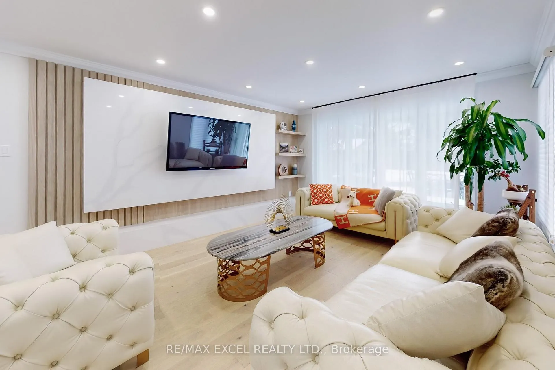 Photo 10 of 12 Moses Crescent, Markham, Cachet — HOMEH