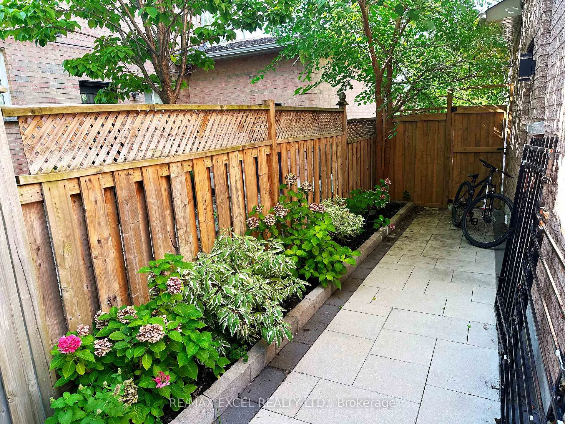 Photo 44 of 12 Moses Crescent, Markham, Cachet — HOMEH