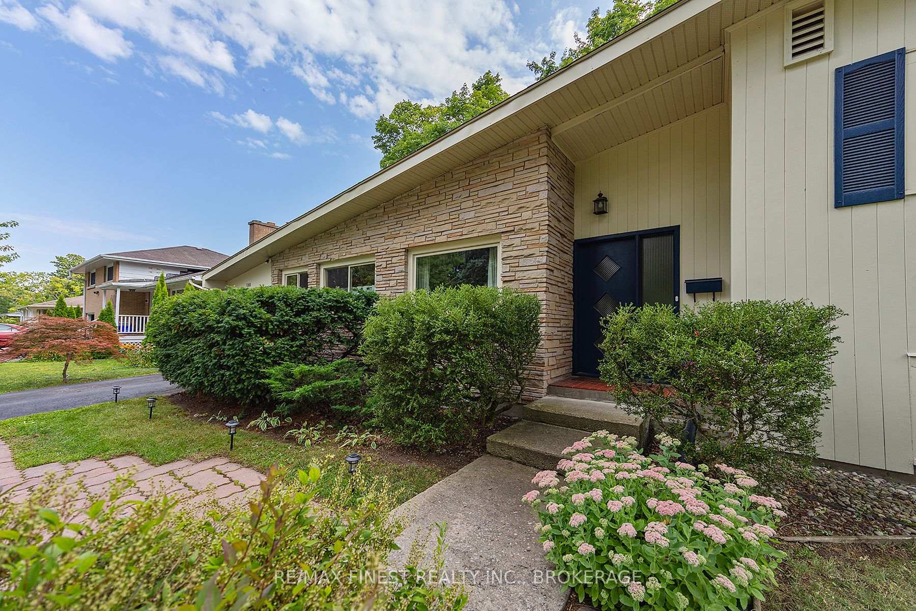 Photo 3 of 1088 Johnson Street, Kingston, Central City West — HOMEH