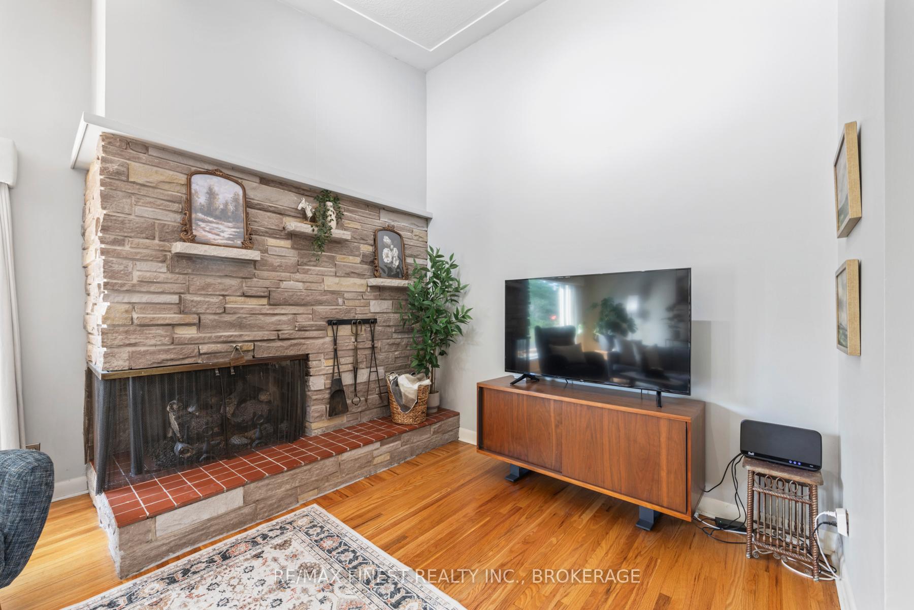 Photo 15 of 1088 Johnson Street, Kingston, Central City West — HOMEH